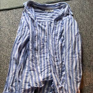 H&M cute flowy button down